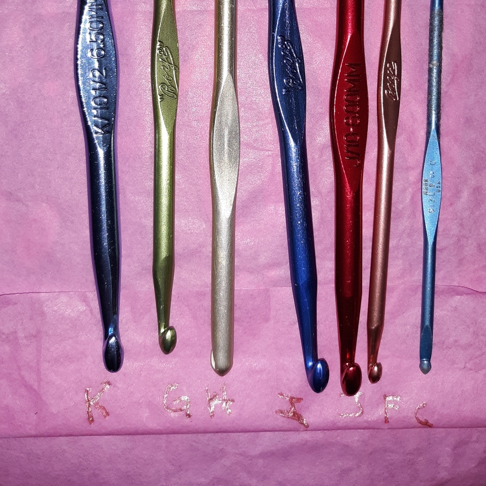 Crochet needles